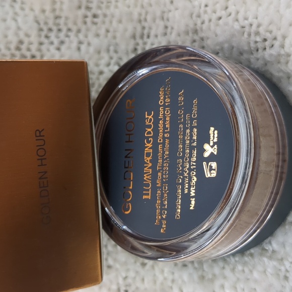 KAB Cosmetics ILLUMINATING DUST in GOLDEN HOUR, 5g/0.176oz - Picture 5 of 14